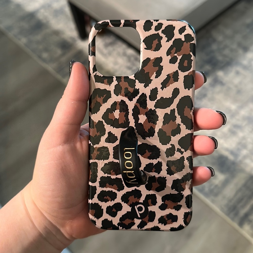 iPhone 12 and 12 pro loopy case Leopard Print